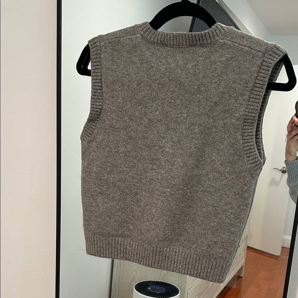 Zara Charcoal Knit V-Neck Vest - Picture 2 of 2